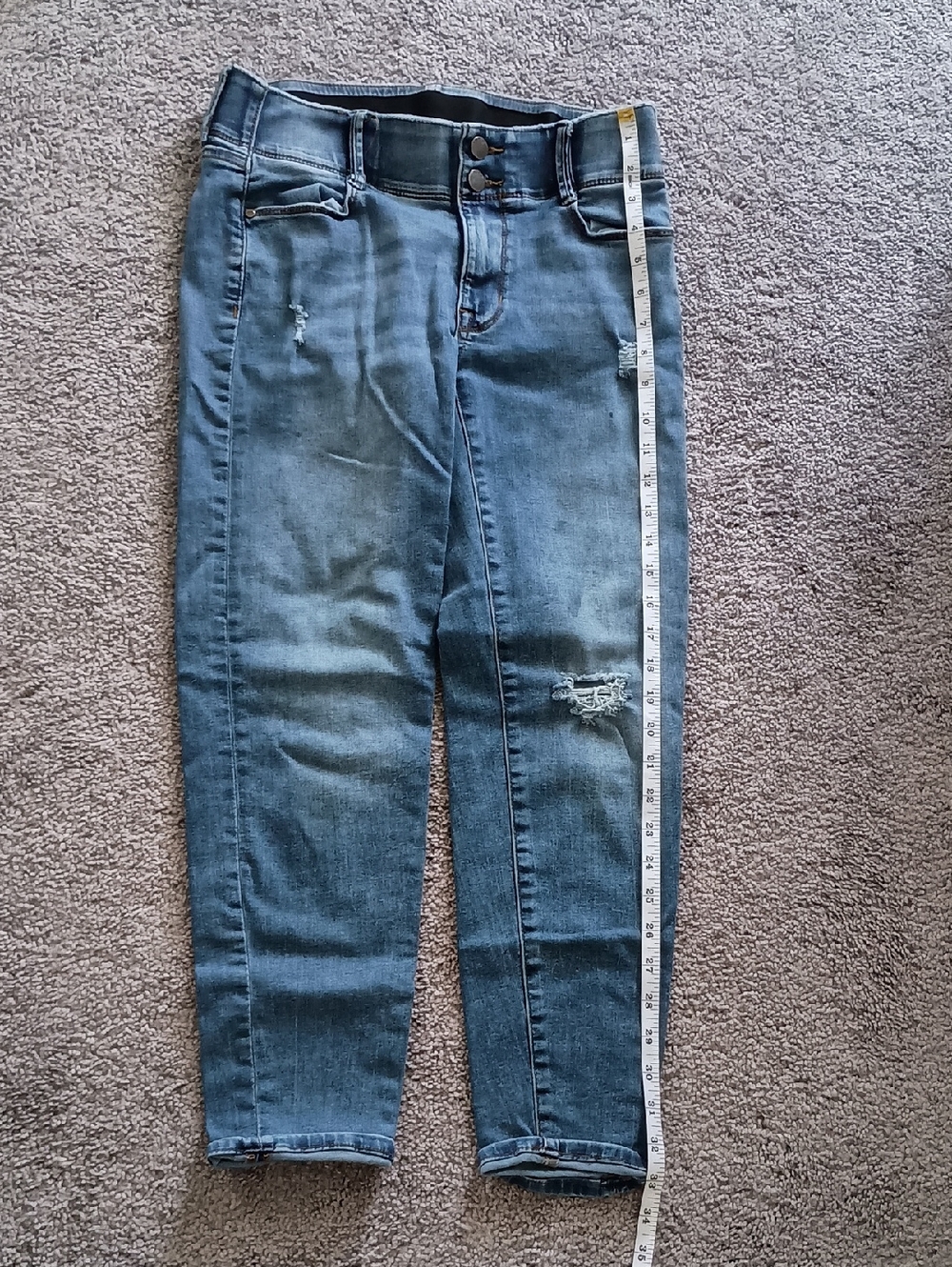 Apt. 9 Lt Blue Ankle Jeans Sz 8